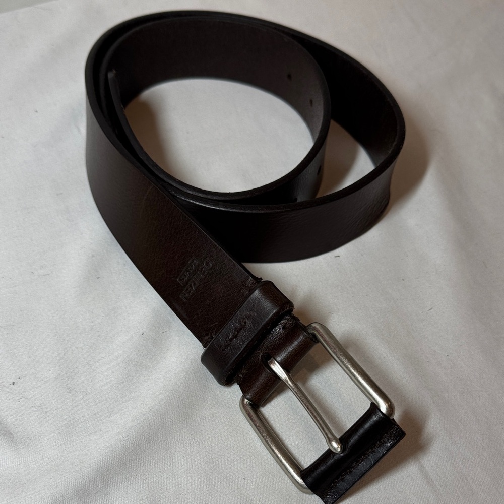 Denizen Men's Brown Leather Belt. M.